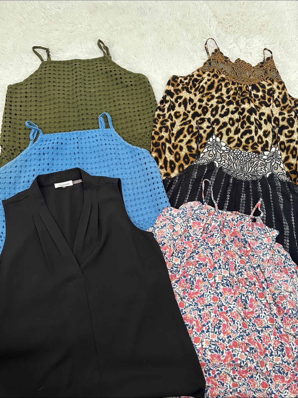 🐝 Bundle of 6 Woman’s Tank Top Blouses